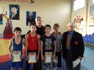 Первенство Наурского района по греко-римской борьбе среди юношей 2001-2003 гг. р., приуроченное ко Дню Конституции Российской Федерации.